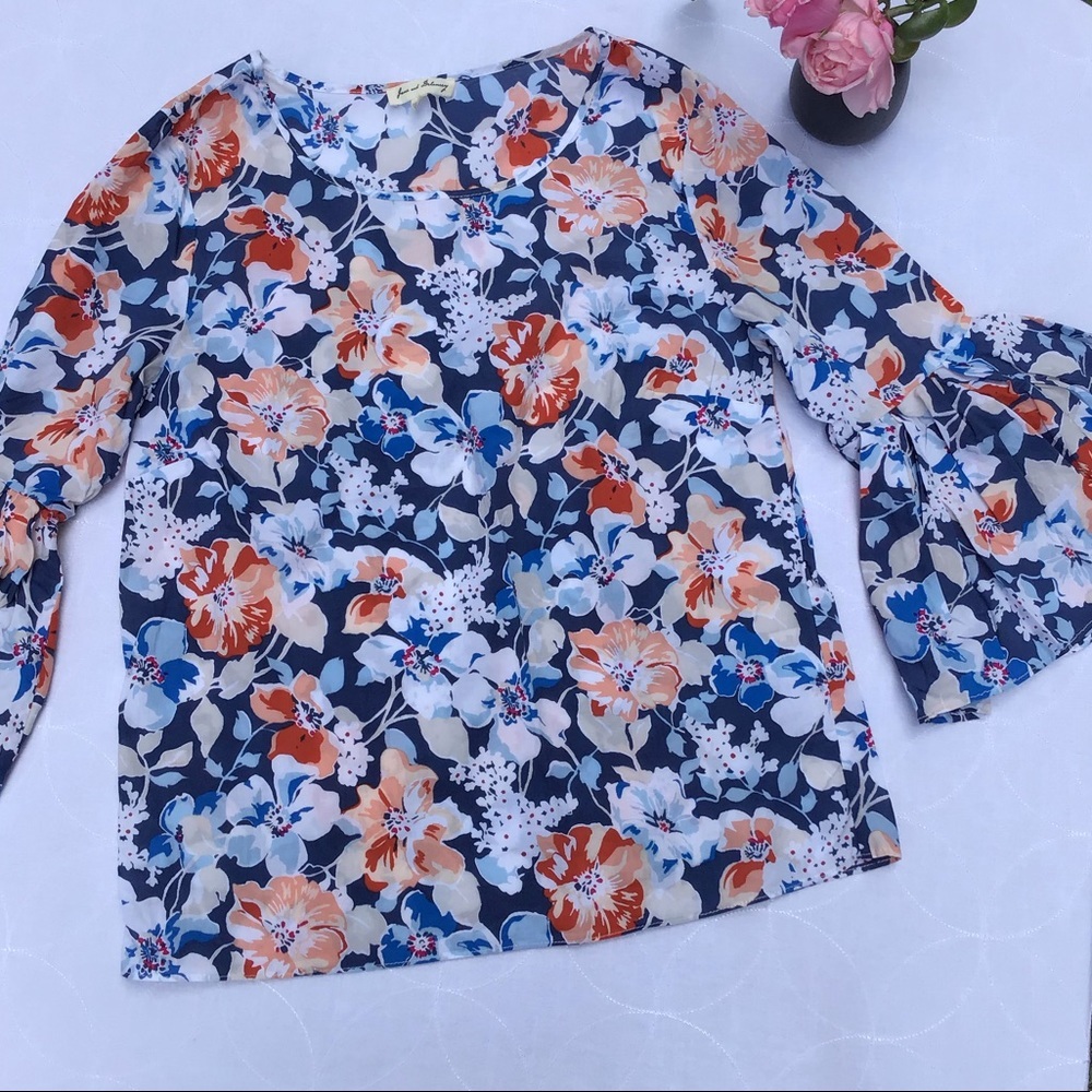 Jane & Delaney Bell Sleeve Floral Blouse M